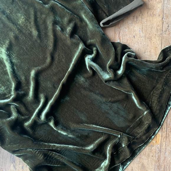 J. Jill Olive Green Crushed Velvet Top - Picture 16 of 16